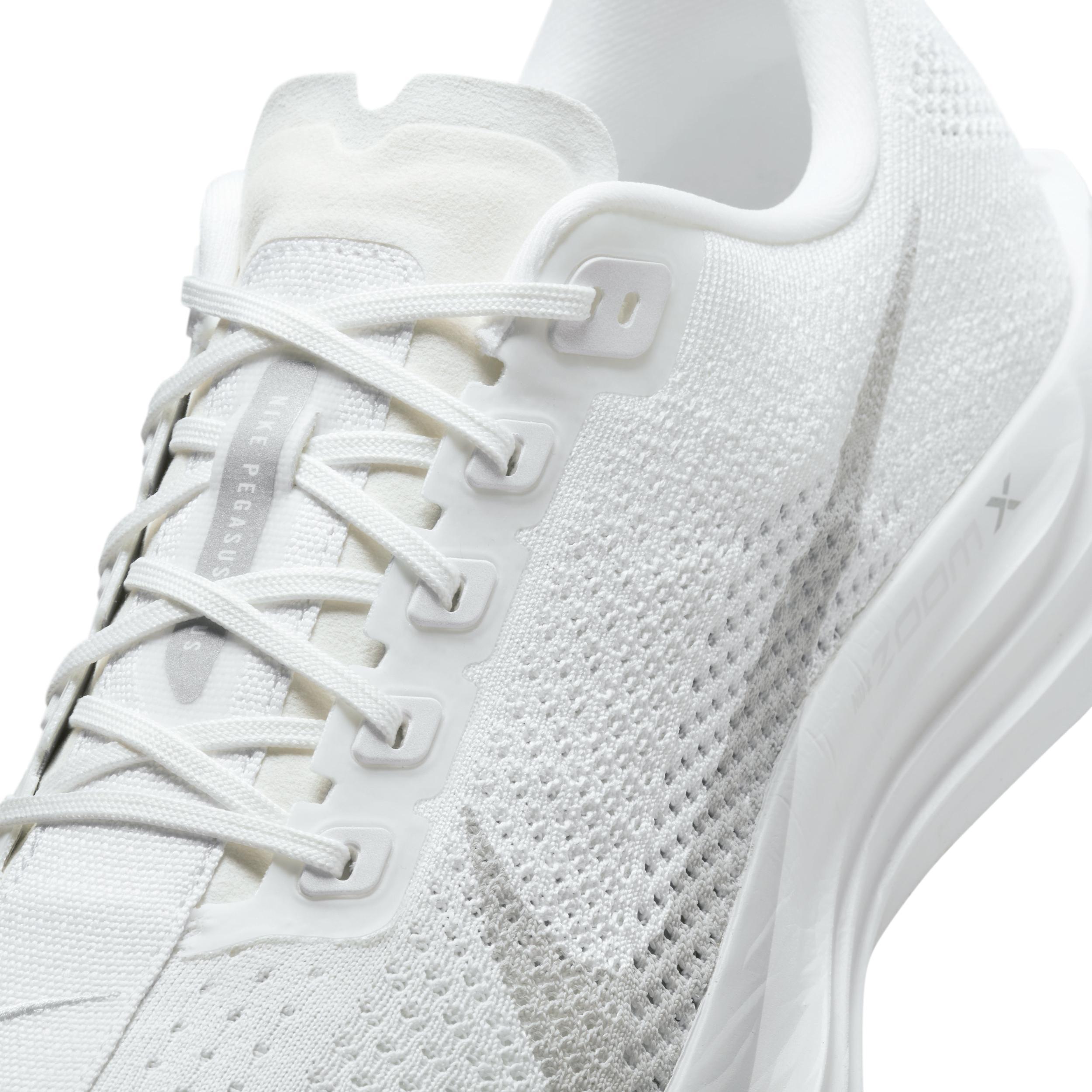 Nike Men's Pegasus Plus Road Running Shoes Product Image