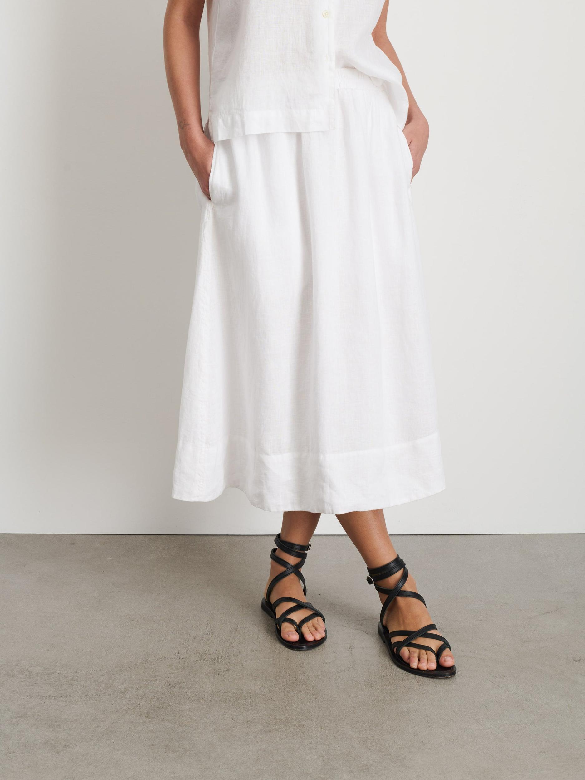 Maddie Skirt in Linen Product Image