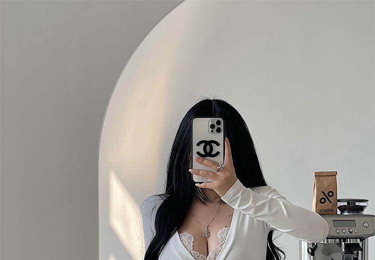 Long Sleeve V-Neck Plain Panel Lace T-Shirt Product Image