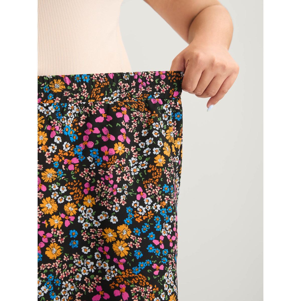 Plus Size Ditsy Floral Print Stretchy Waist Shorts Women BlackFlower Elegant Wide Leg Everyday-Elegant Shorts BloomChic 12/L Product Image