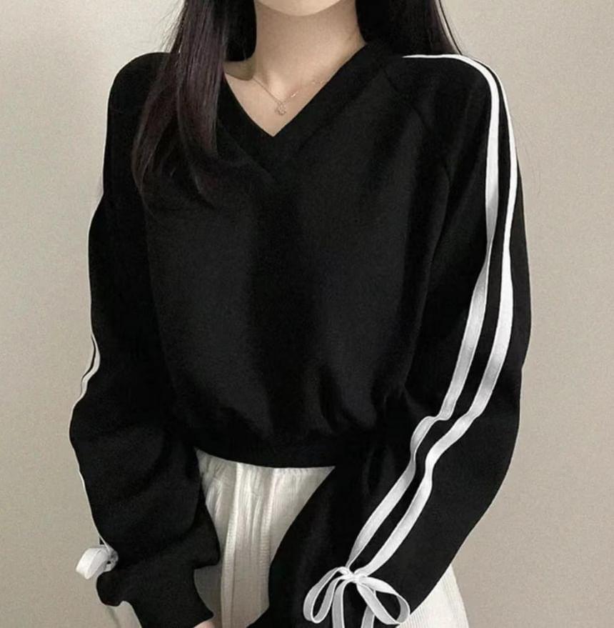 V-Neck Bow Accent Striped Trim Crop Sweatshirt Product Image