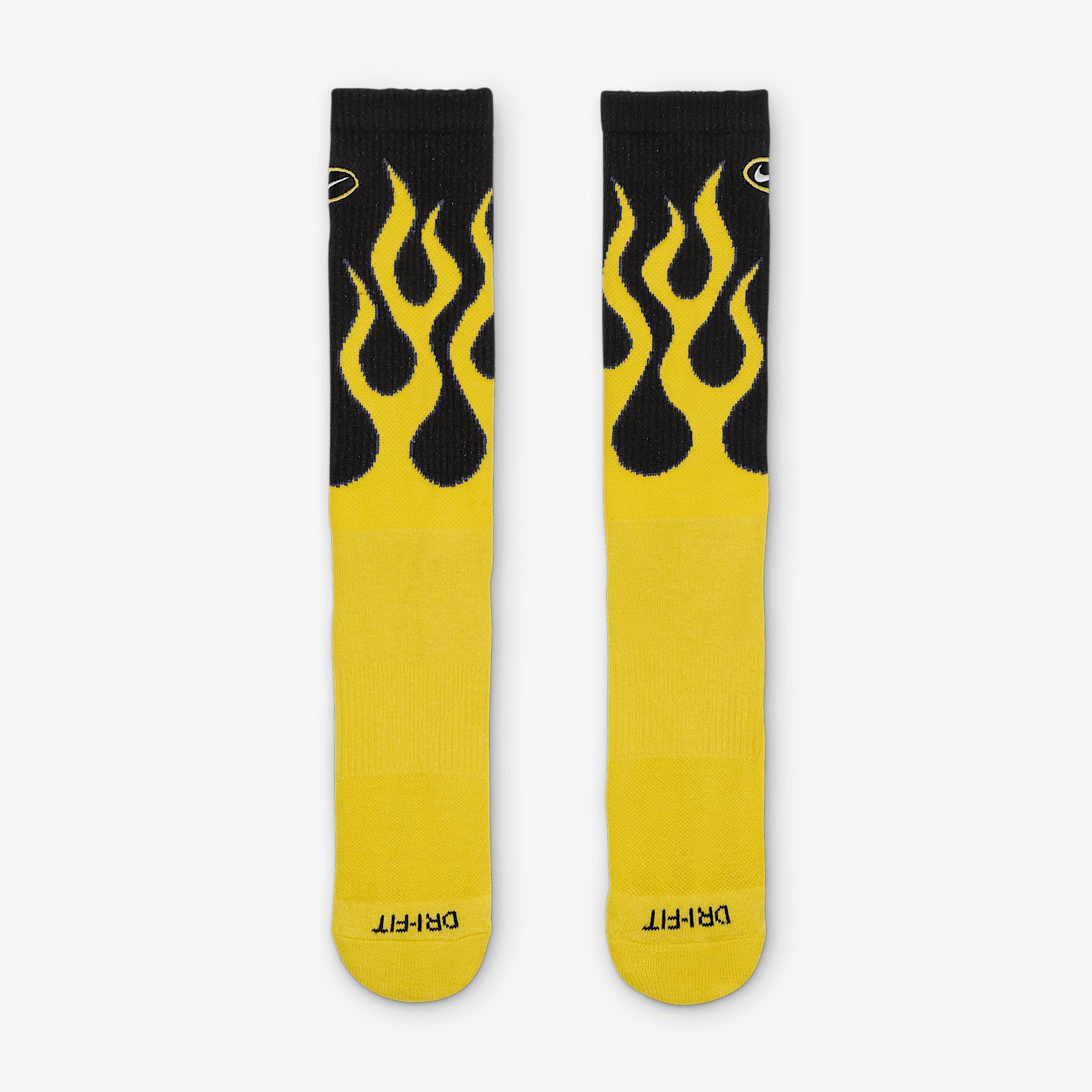 Nike Unisex Everyday Plus Cushioned Crew Socks (1 Pair) Product Image