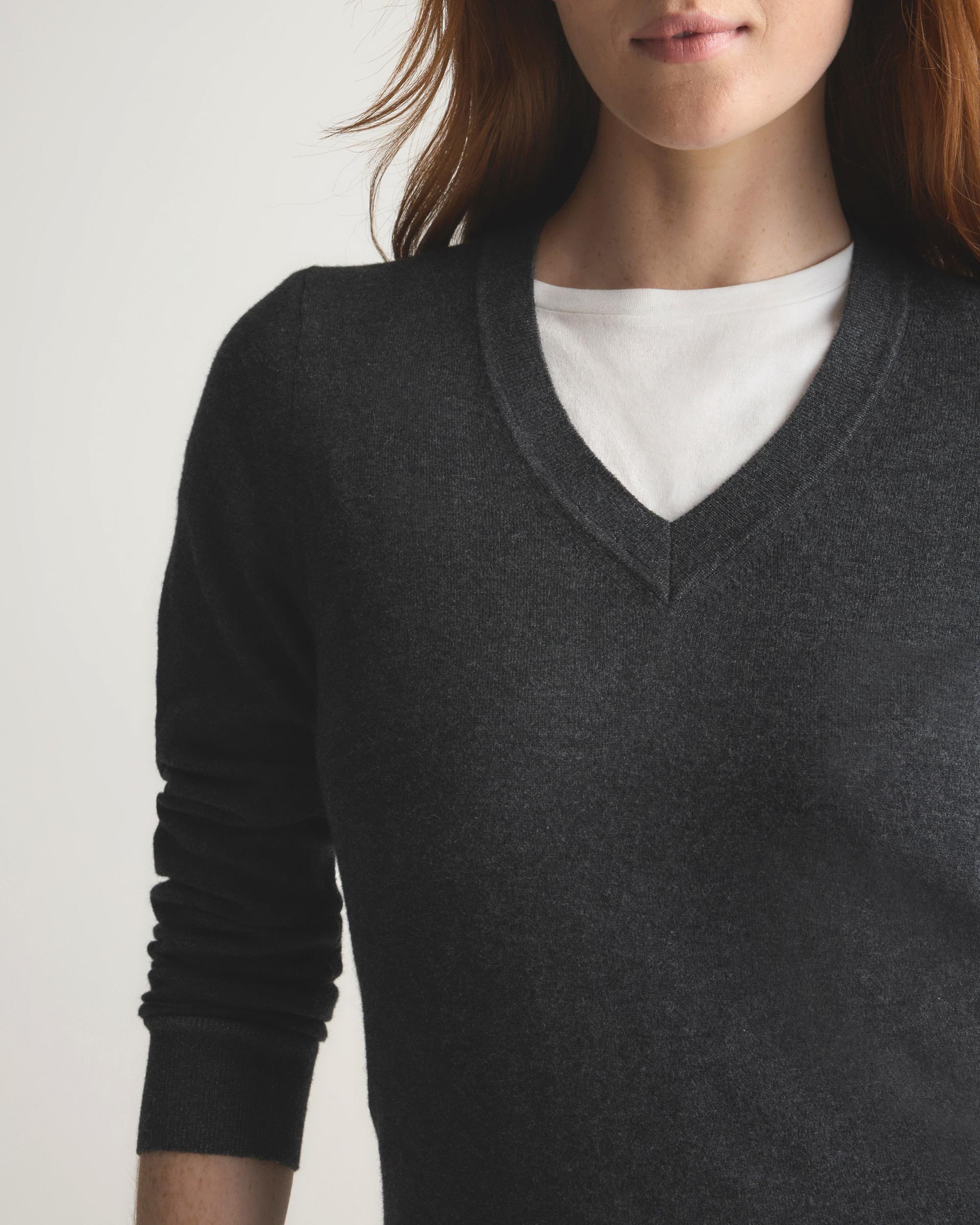 Quince | Women's Lightweight Cotton Cashmere V-Neck Sweater Size XS, Organic Cotton Product Image