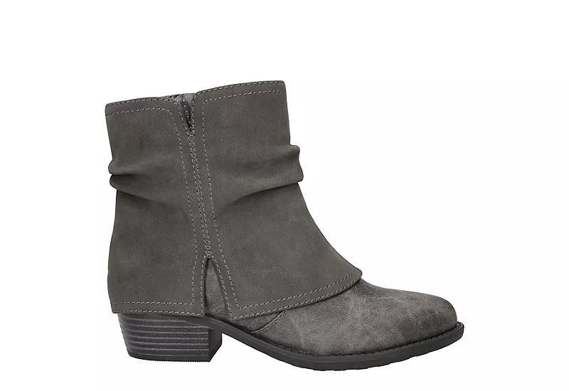 Easy Street Kudos Women's Block Heel Ankle Boots, Size: 6.5 Wide Product Image