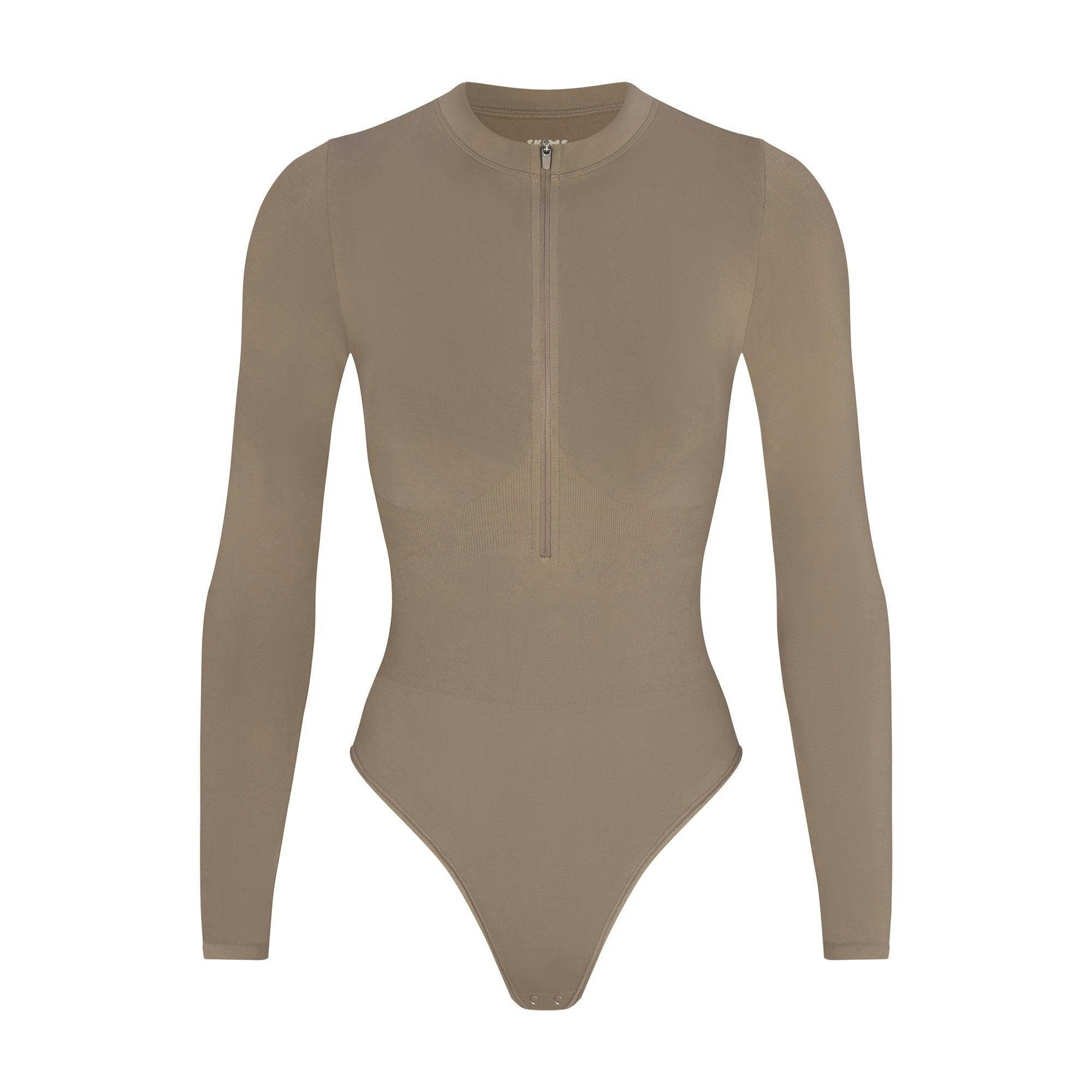 CONTOUR NYLON LEGGING | TRUFFLE Product Image