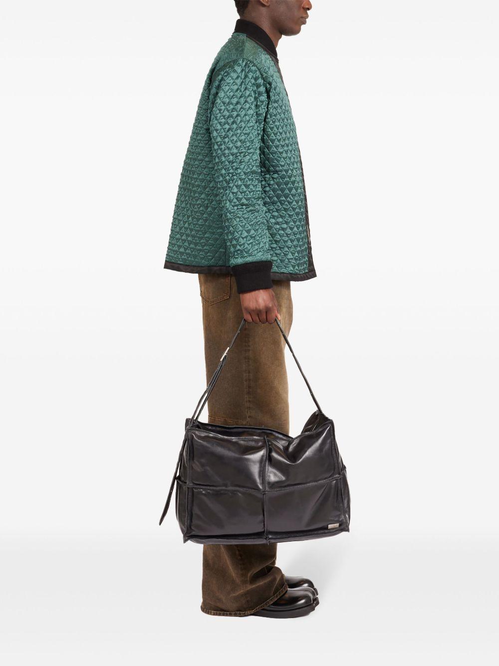 logo-plaque leather shoulder bag Product Image