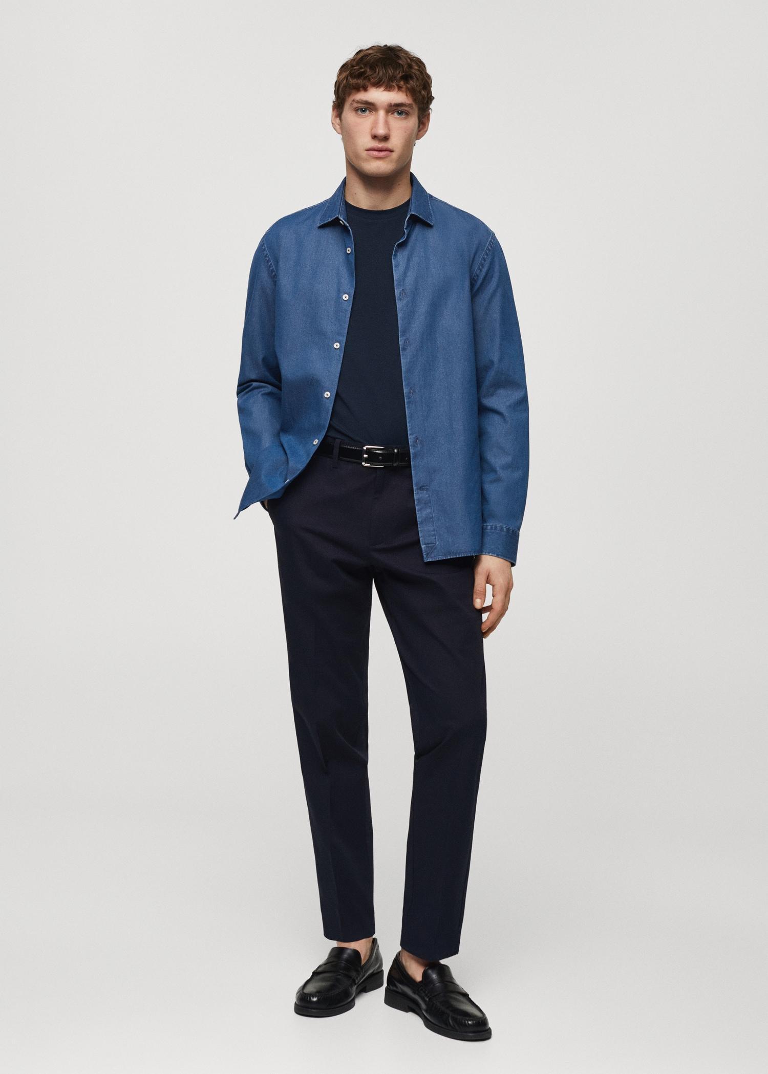 Regular-fit cotton chambray shirt - Men | MANGO USA Product Image