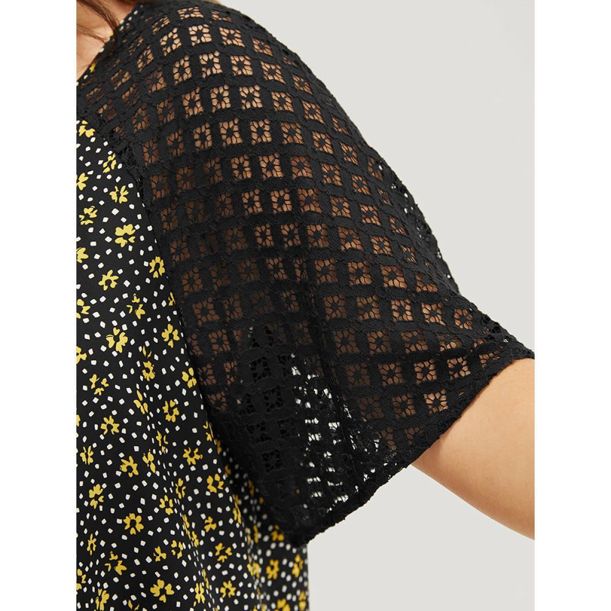 Plus Size BlackFlower Ditsy Floral Lace Raglan Sleeve Blouse Women Elegant Short sleeve V-neck Dailywear Blouses BloomChic 14-16/1X Product Image