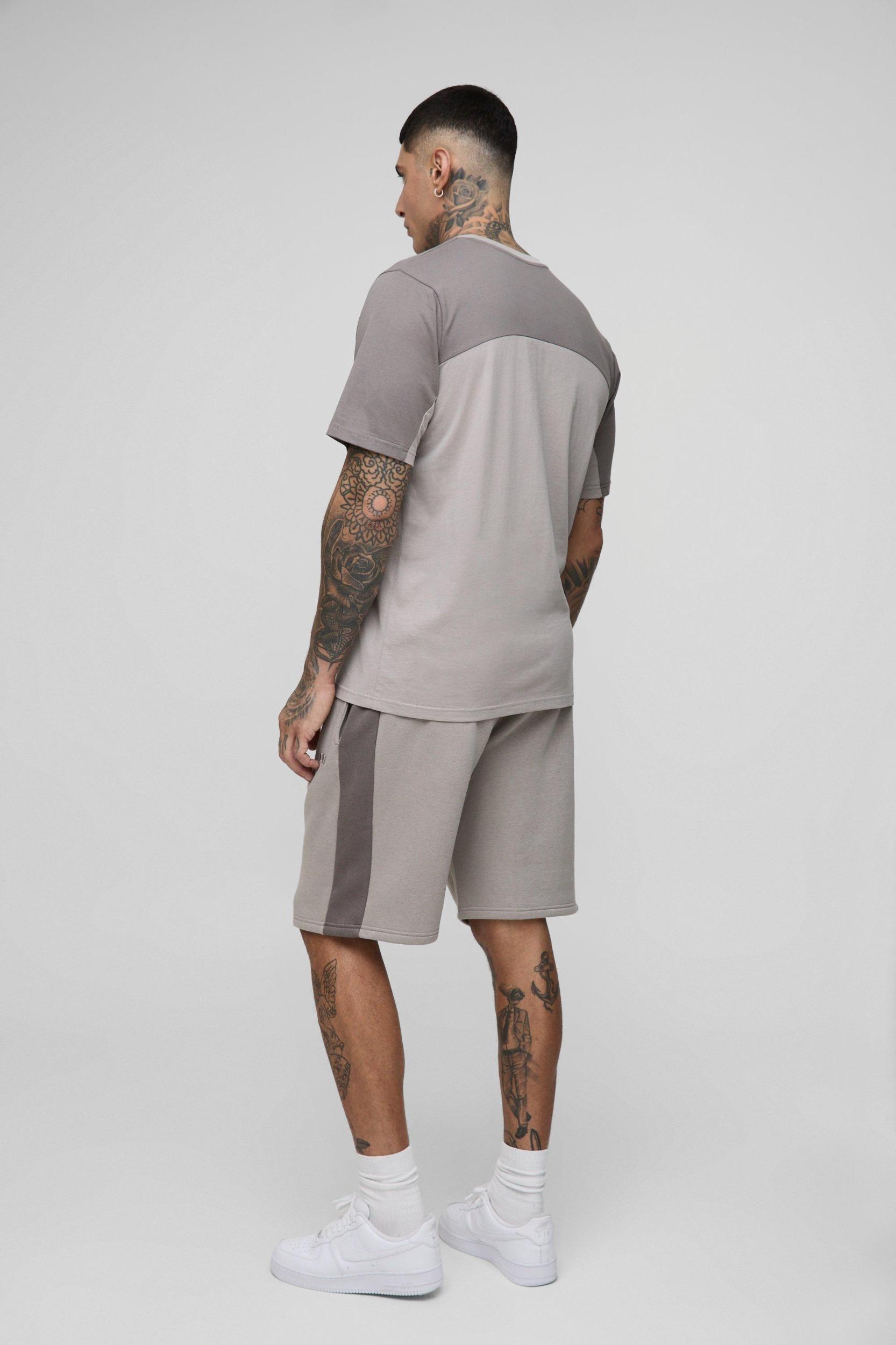 Tall Regular Fit Man Colour Block T-Shirt | boohooMAN USA Product Image