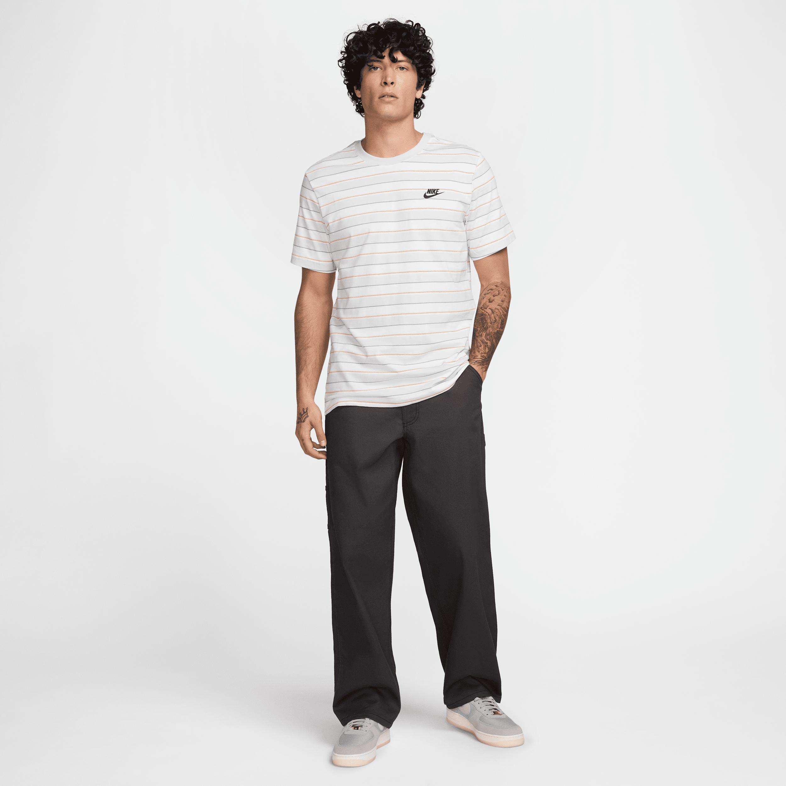 Nike Club Men's T-Shirt Product Image