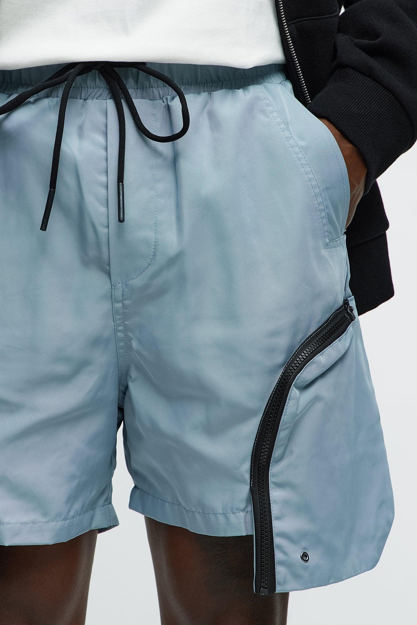 Cargo Pockets Relaxed Drawstring Shorts - Blue Product Image