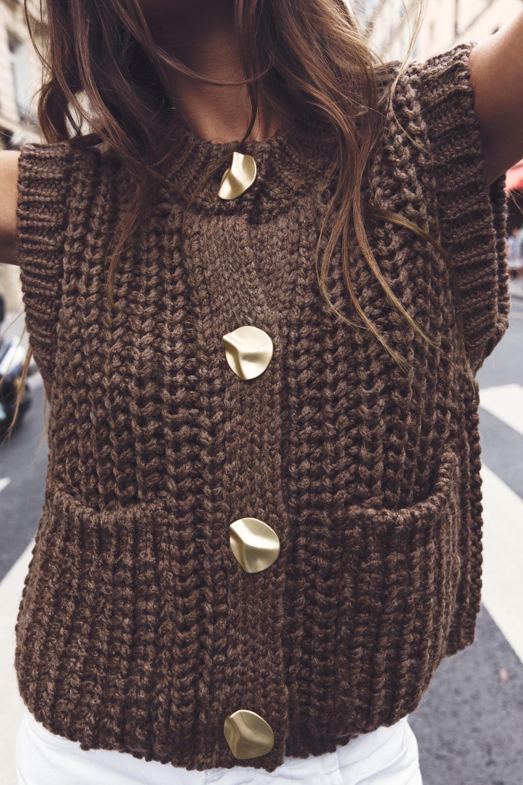 CHUNKY KNIT SWEATER VEST Product Image