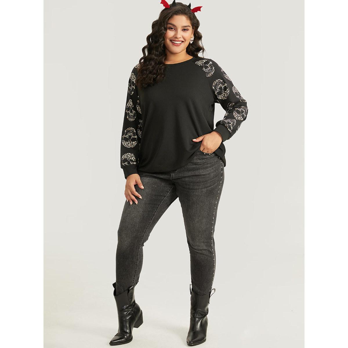Plus Size Halloween Skull Print Crew Neck Raglan Sleeve Sweatshirt Women Black Casual Elastic cuffs Round Neck Festival-Halloween Sweatshirts BloomChic 12/L Product Image