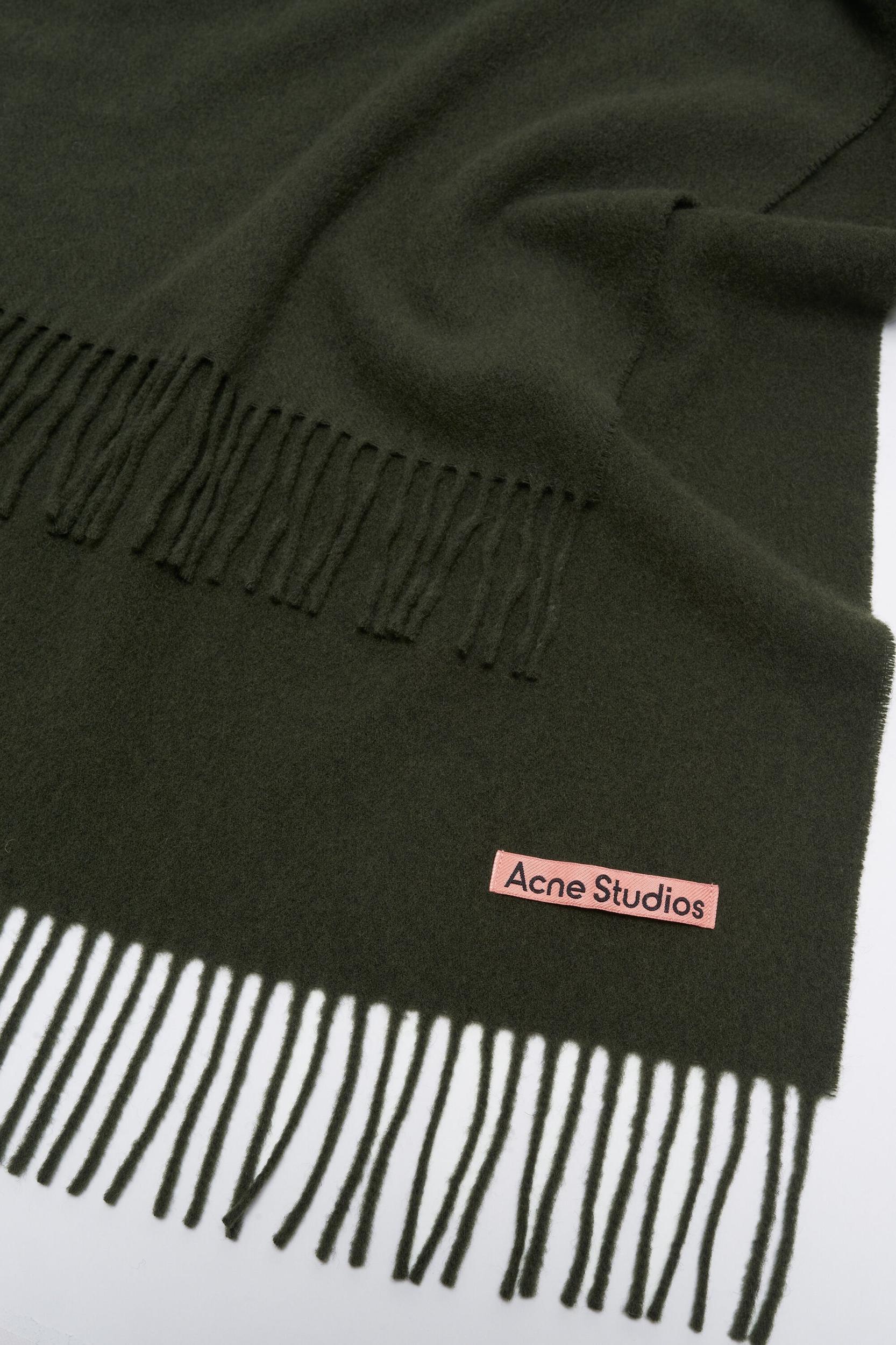 Fringe wool scarf – Narrow Product Image