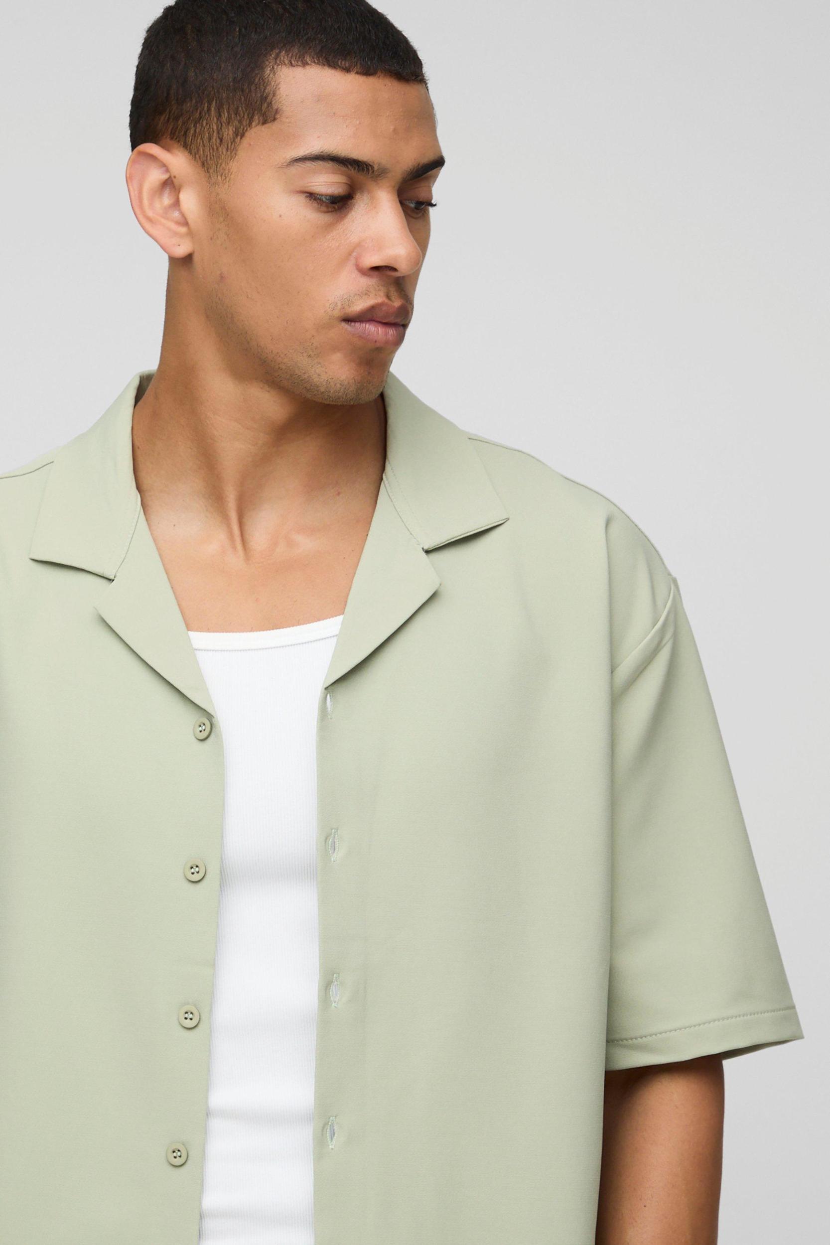 Oversized Technical Stretch Revere Shirt | boohooMAN USA Product Image