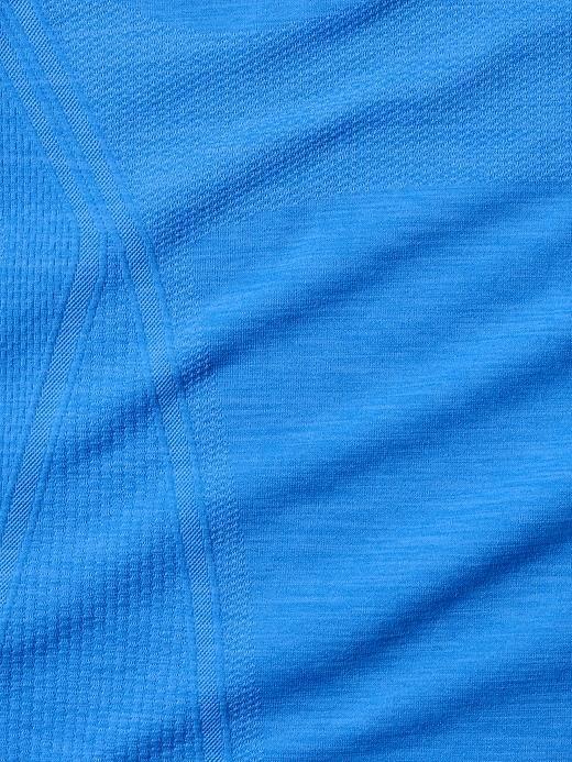 Momentum Seamless Top Product Image