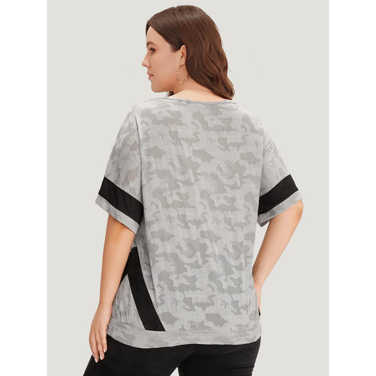 Plus Size Camo Contrast Patchwork Dolman Sleeve T-shirt Gray Women Sporty Contrast Camo Round Neck Dailywear T-shirts BloomChic 28/5X Product Image