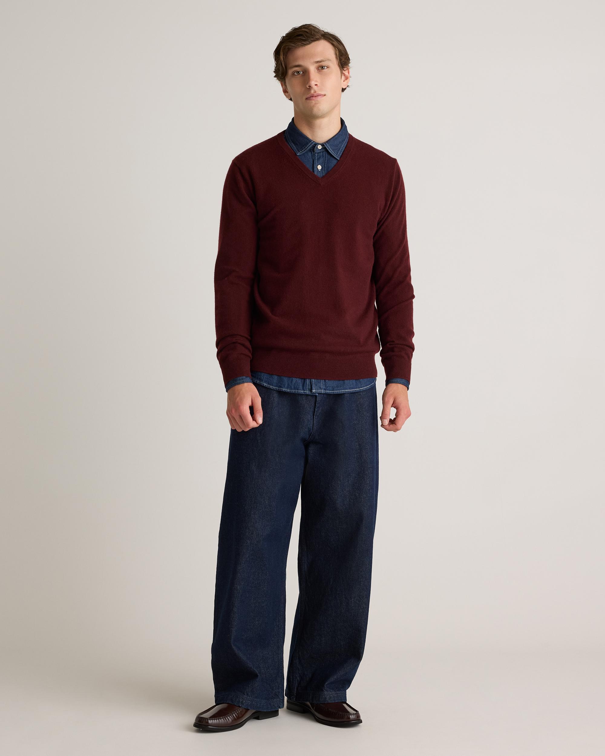 Quince | Men's Mongolian Cashmere V-Neck Sweater Size XL Product Image