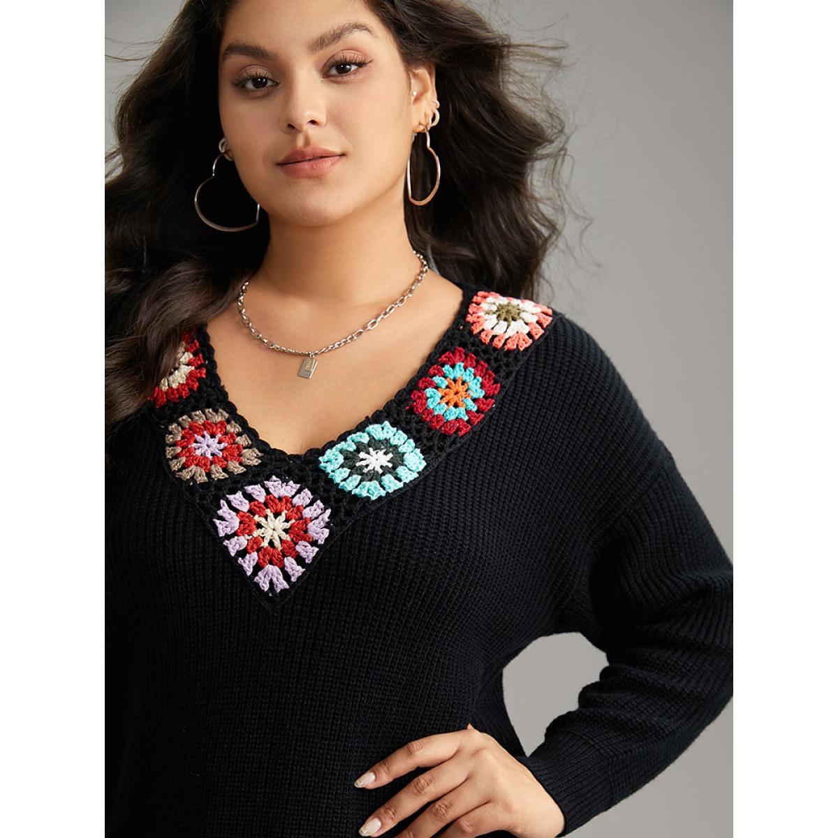 Plus Size Plain Floral Broderie Anglaise Contrast Pullover Black Women Casual Loose Long Sleeve V-neck Dailywear Pullovers BloomChic 18-20/2X Product Image