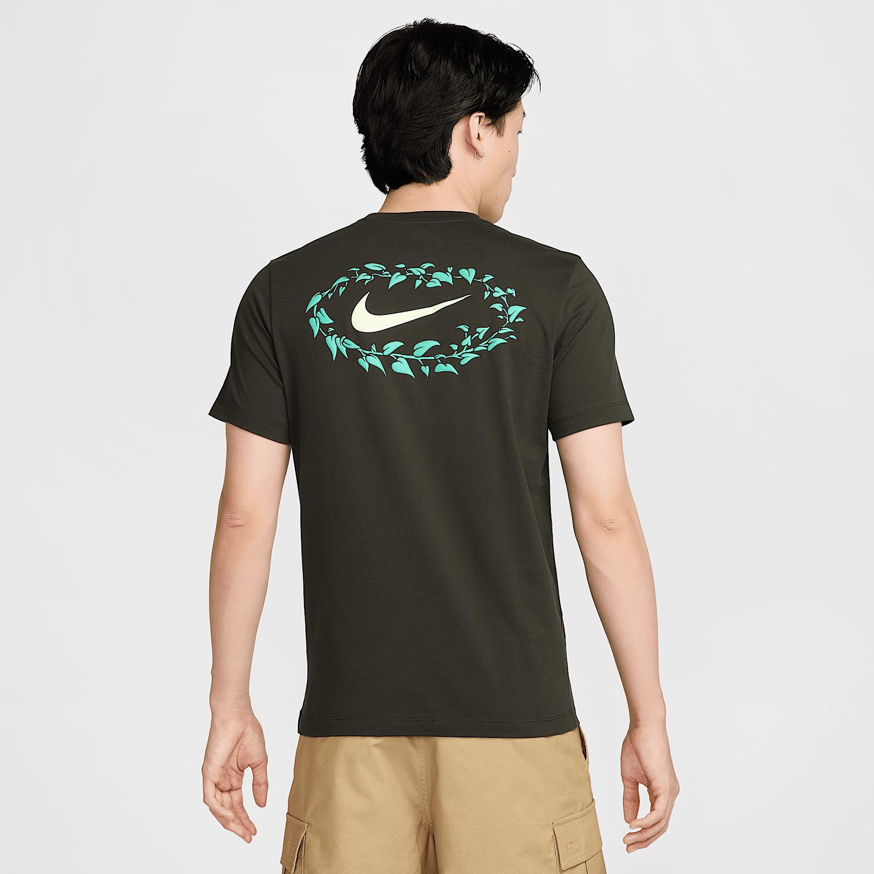 Nike Sportswear Men's T-Shirt Product Image