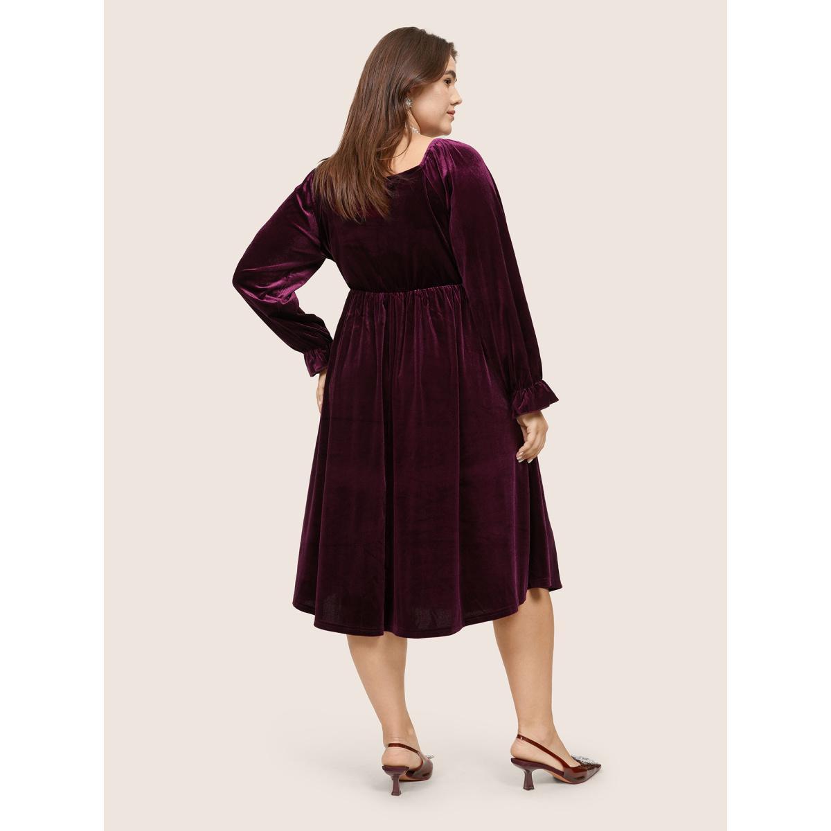 Plus Size Square Neck Velvet Elastic Waist Gathered Dress Scarlet Women Glamour Velvet Square Neck Long Sleeve Curvy Midi Dress BloomChic 26/4X Product Image