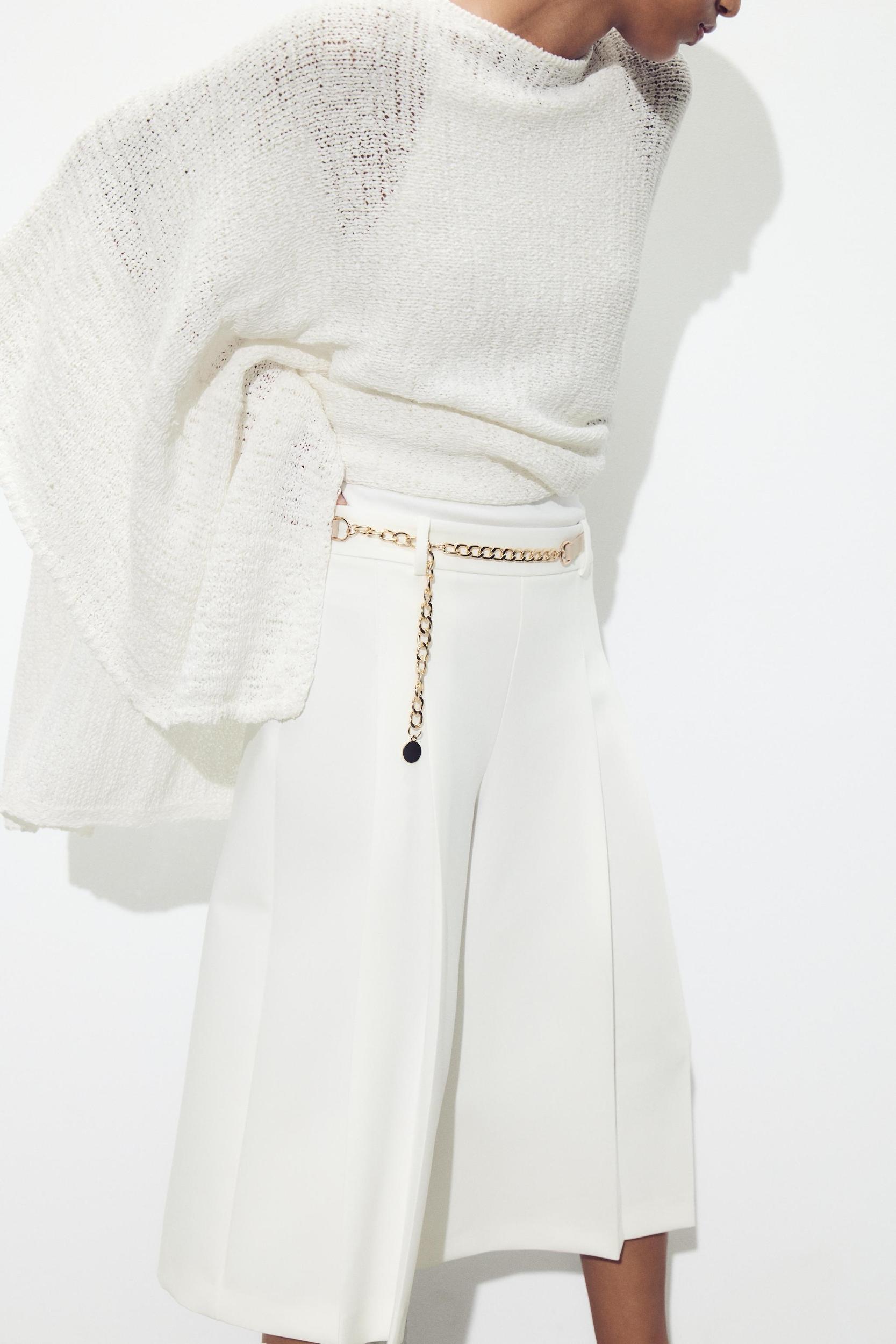 BELTED PLEATED LONG SHORTS Product Image