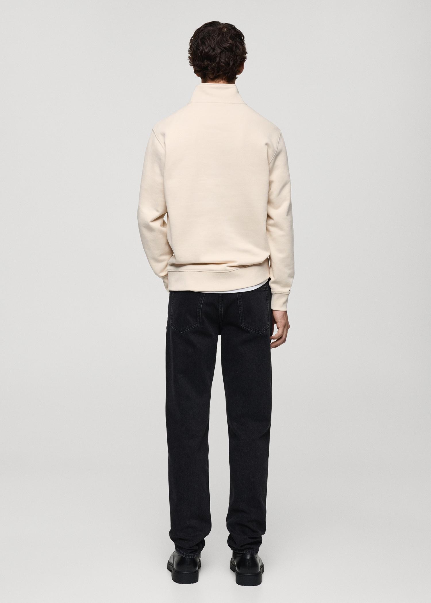 Regular-fit zipper-neck sweatshirt - Men | MANGO USA Product Image