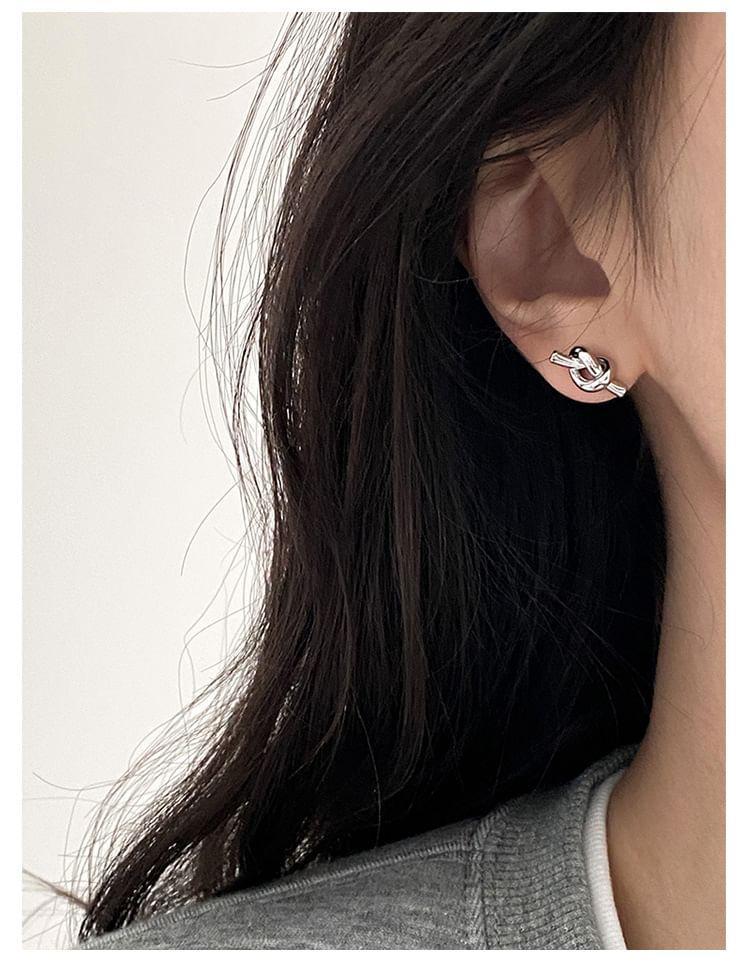 Knot Stud Earring Product Image