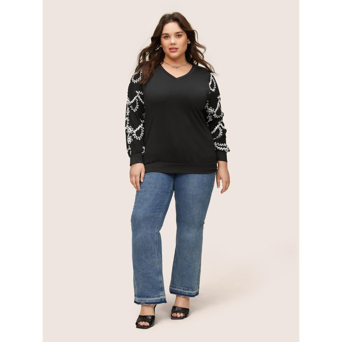 Plus Size Stereo Jacquard Design Patchwork Sweatshirt Women Black Elegant Texture V-neck Everyday Sweatshirts BloomChic 28/5X Product Image
