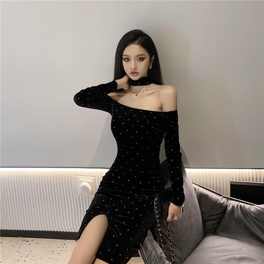 Long-Sleeve Off-Shoulder Slit Rhinestone Velvet Sheath Dress Product Image