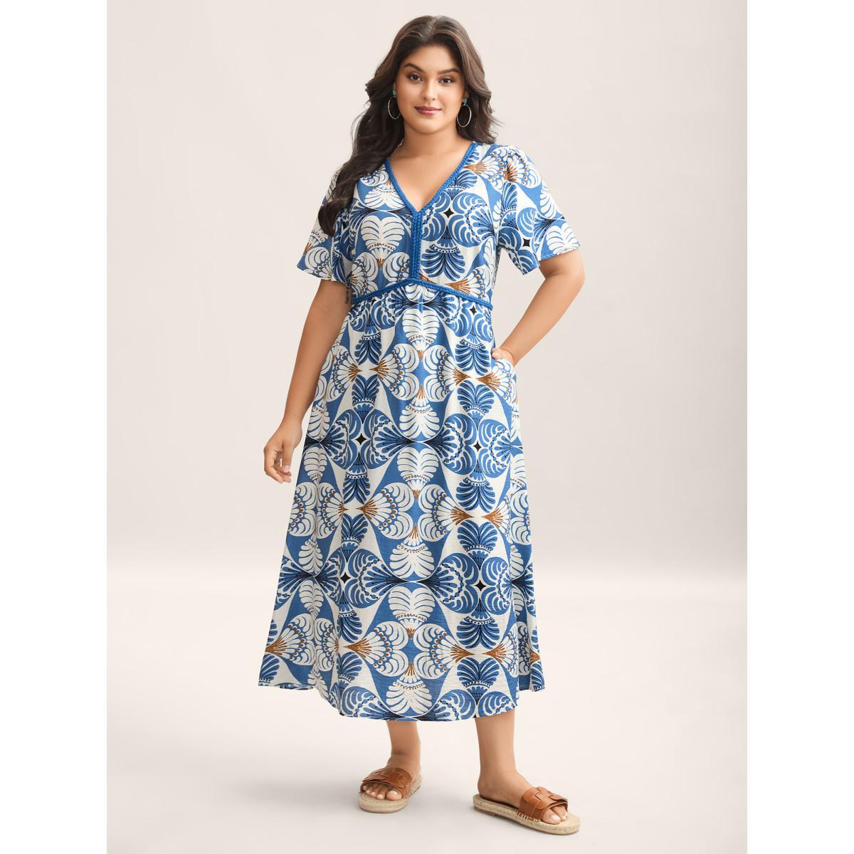 Plus Size Shell Print Lace Detail Flowy Maxi Dress Cerulean Women V-neck Short sleeve Curvy BloomChic 22-24/3X Product Image