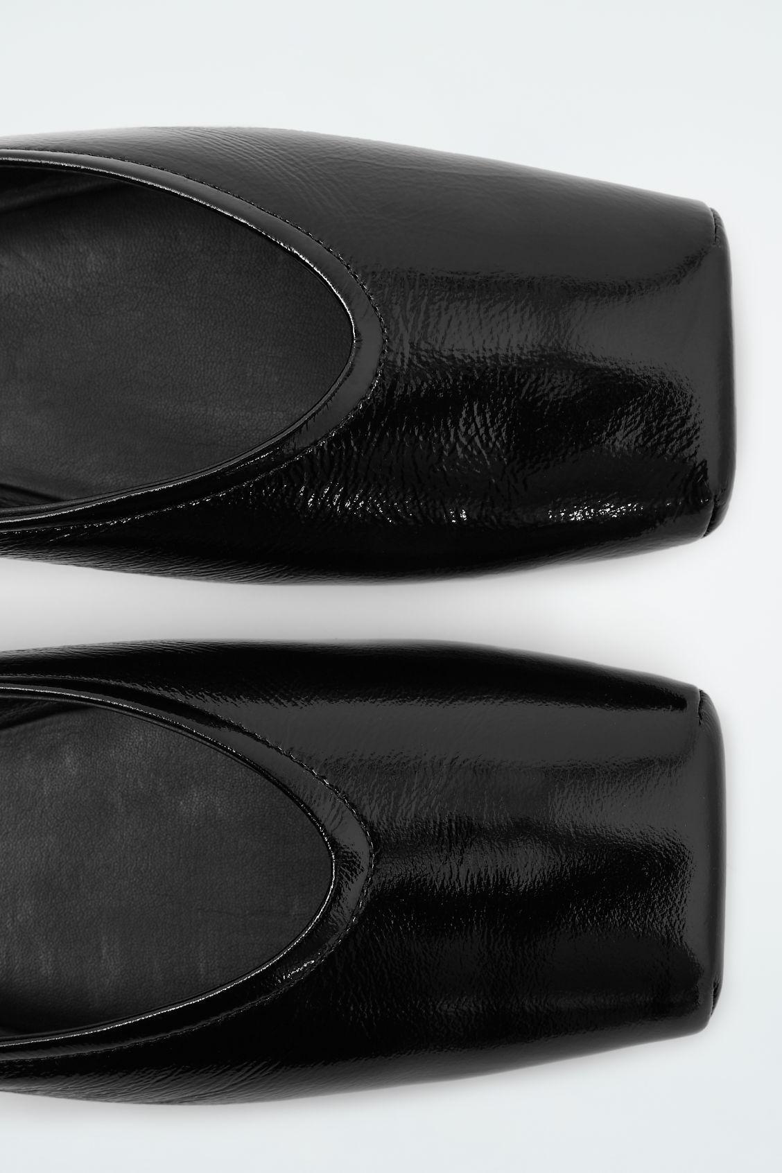 SQUARE-TOE BALLET FLATS Product Image