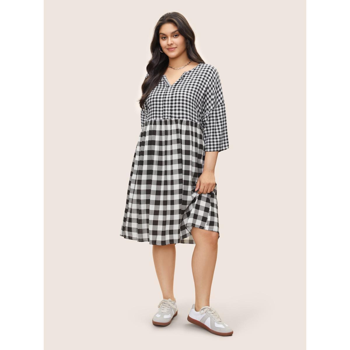 Plus Size Notched Gingham Patchwork Pocket Dress Black Women Casual Non Notched collar Elbow-length sleeve Curvy Knee Dress BloomChic 28/5X Product Image