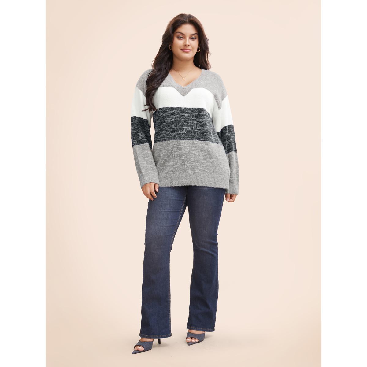 Plus Size Colorblock Contrast Super Soft Plush Knit V Neck Pullover DarkGray Women Elegant Loose Long Sleeve V-neck Dailywear Pullovers BloomChic 10/M Product Image