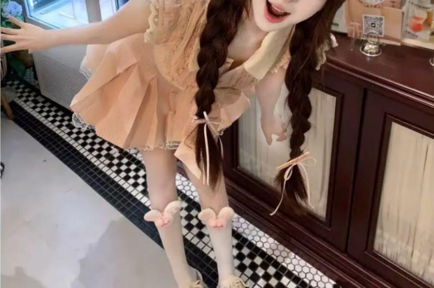 Sleeveless Collared Plain Bow Detail Romper Product Image