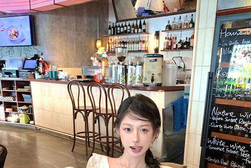 Long-Sleeve Peter Pan Collar Bow Accent Slit Lace Crop Blouse Product Image