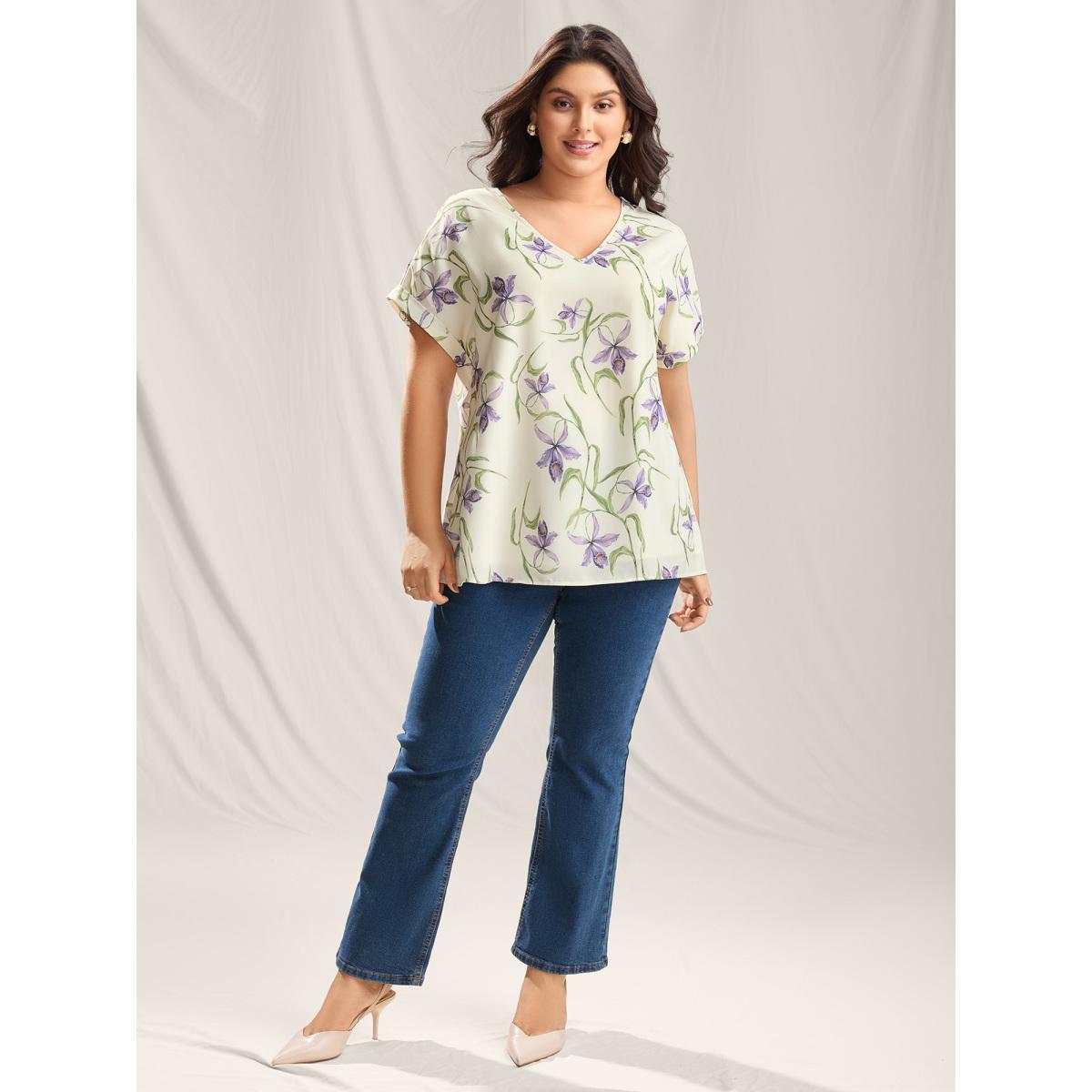 Plus Size Beige Large Flower Print Curved Hem Blouse Women Short sleeve V-neck Everyday-Elegant Blouses BloomChic 28/5X Product Image