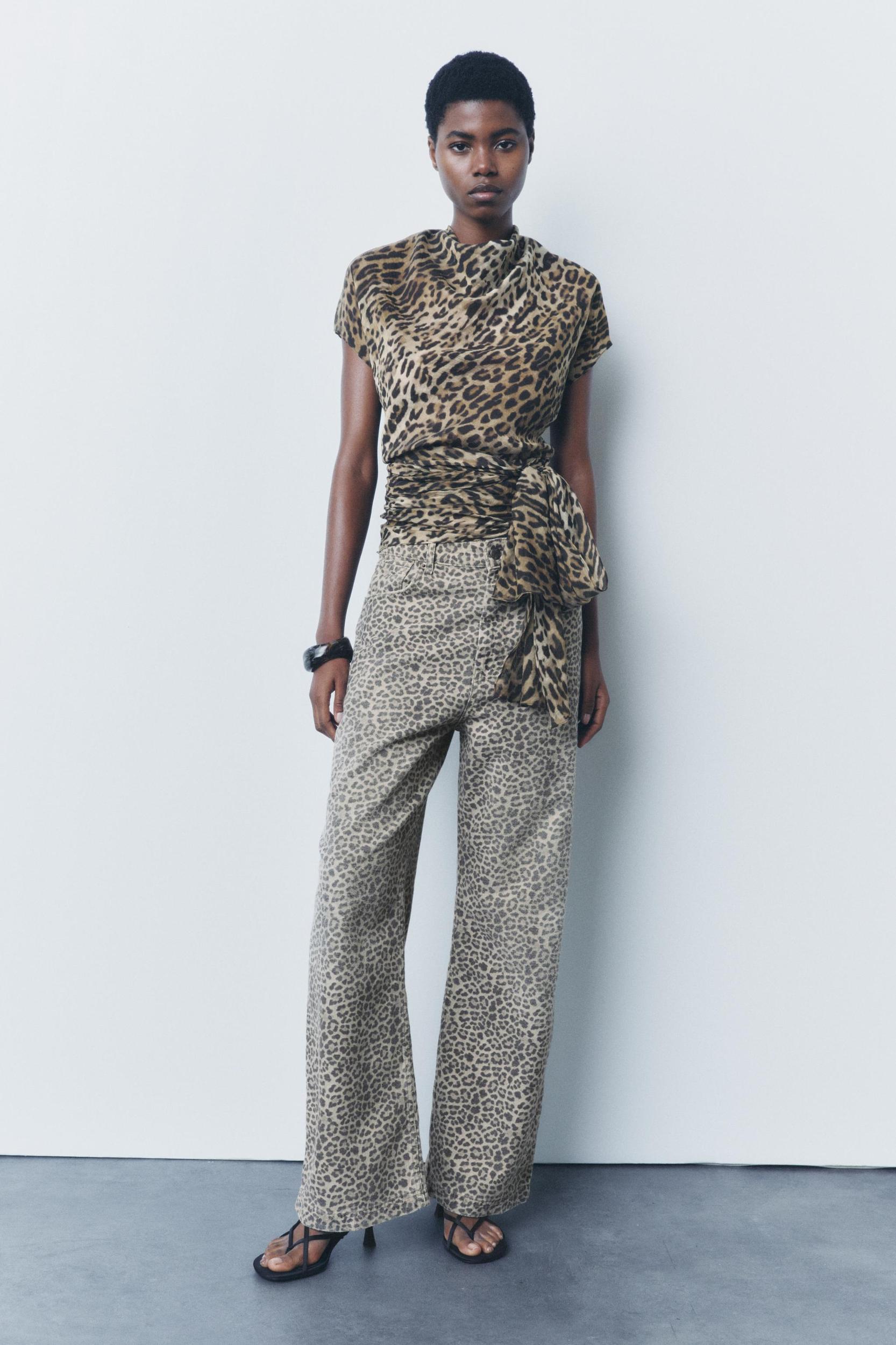 ANIMAL PRINT BOWS TOP ZW COLLECTION Product Image