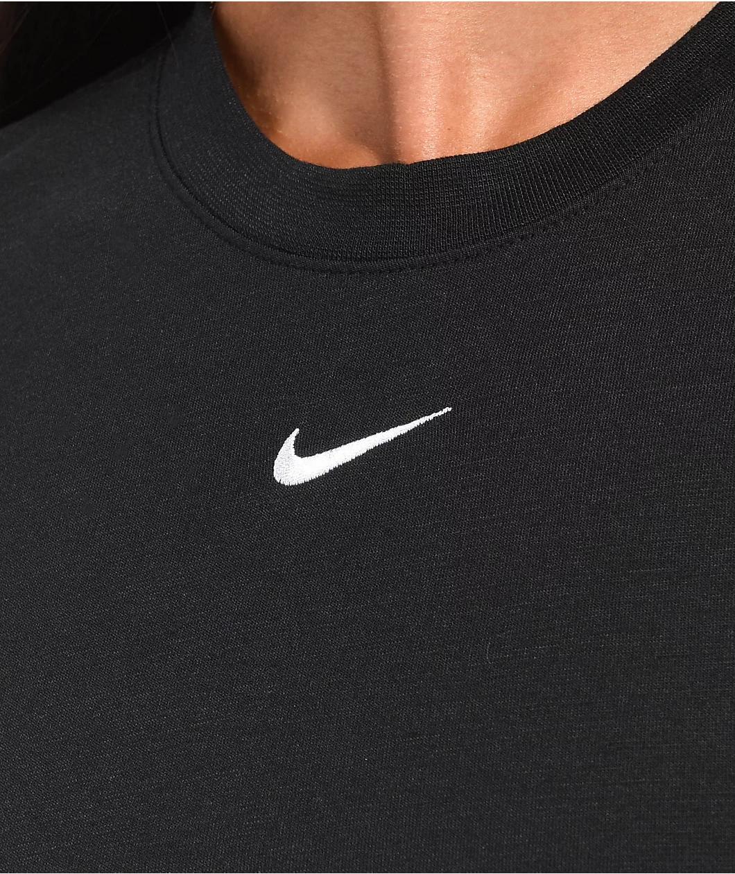 Nike Sportswear Essentials Black Crop T-Shirt Product Image