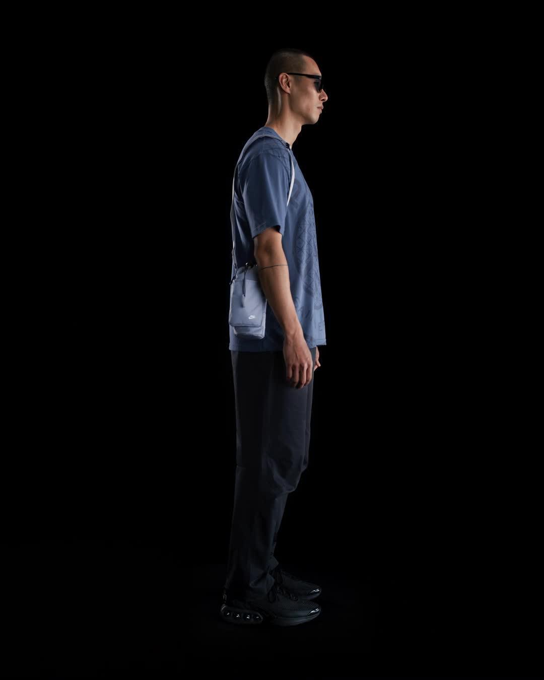 Paris Saint-Germain Men's Nike Soccer Seasonal Print T-Shirt Product Image