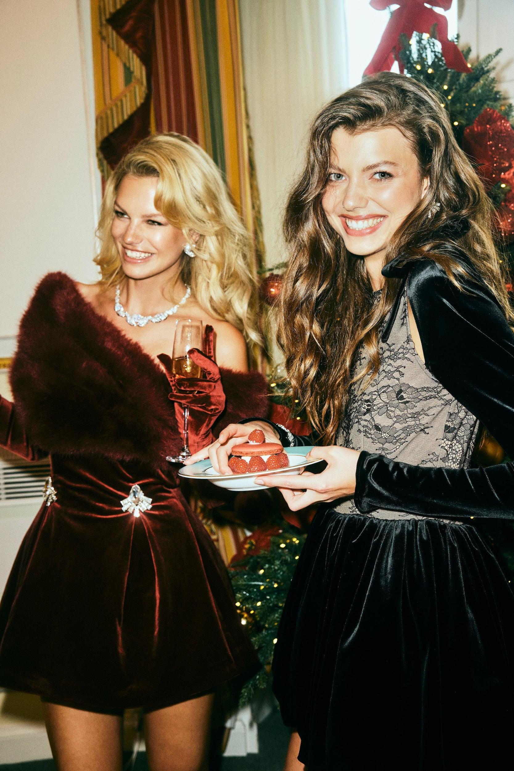 Simone Velvet Dress (Red) Product Image