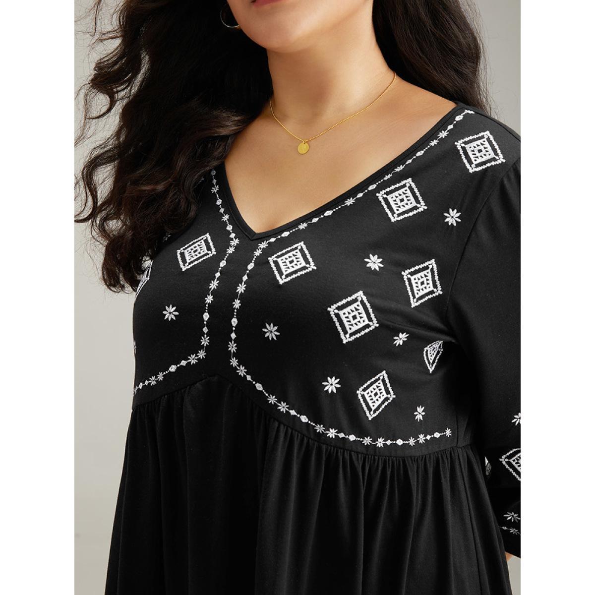 Plus Size Bandana Embroidered V Neck Gathered T-shirt Black Women Elegant Embroidered Bohemian Print V-neck Dailywear T-shirts BloomChic 18-20/2X Product Image