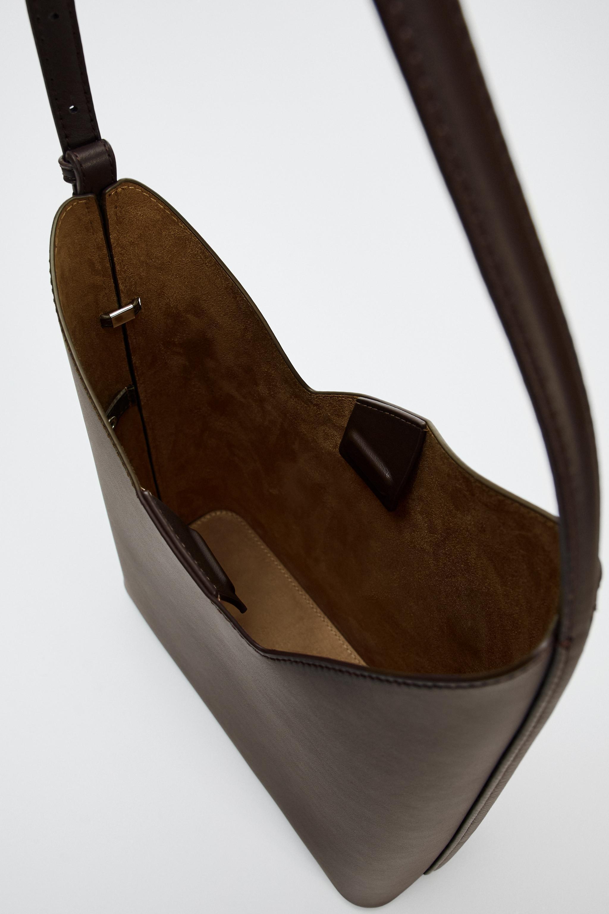 BUCKET SHOULDER BAG Product Image