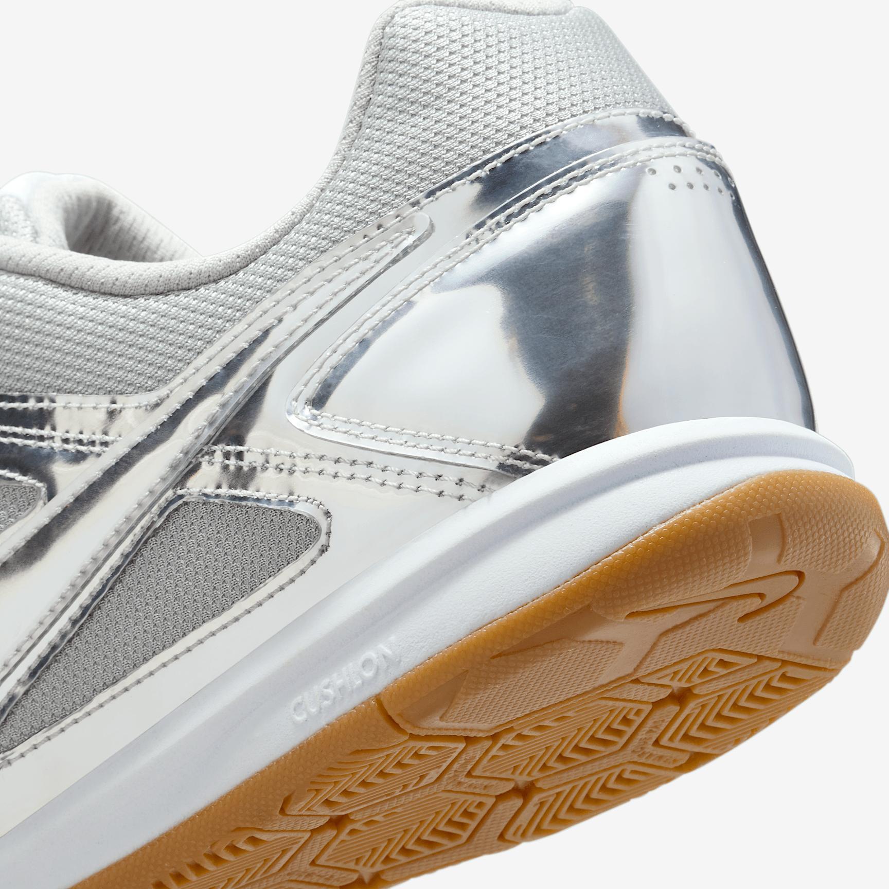 Nike Men's Gato LV8 Shoes Product Image