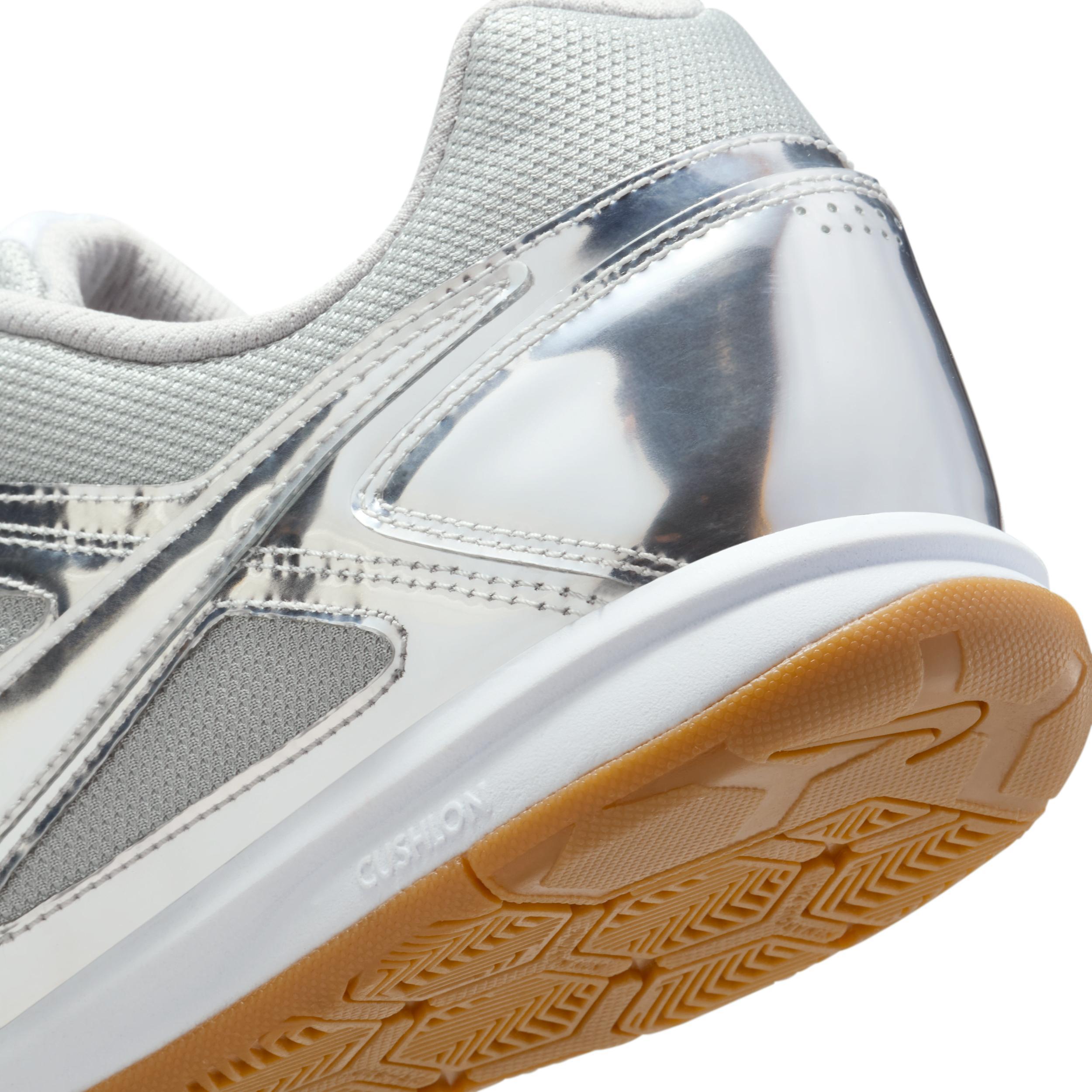 Nike Men's Gato LV8 Shoes Product Image
