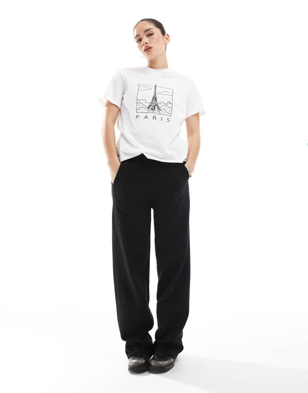 Pieces t-shirt with Paris print in white Product Image