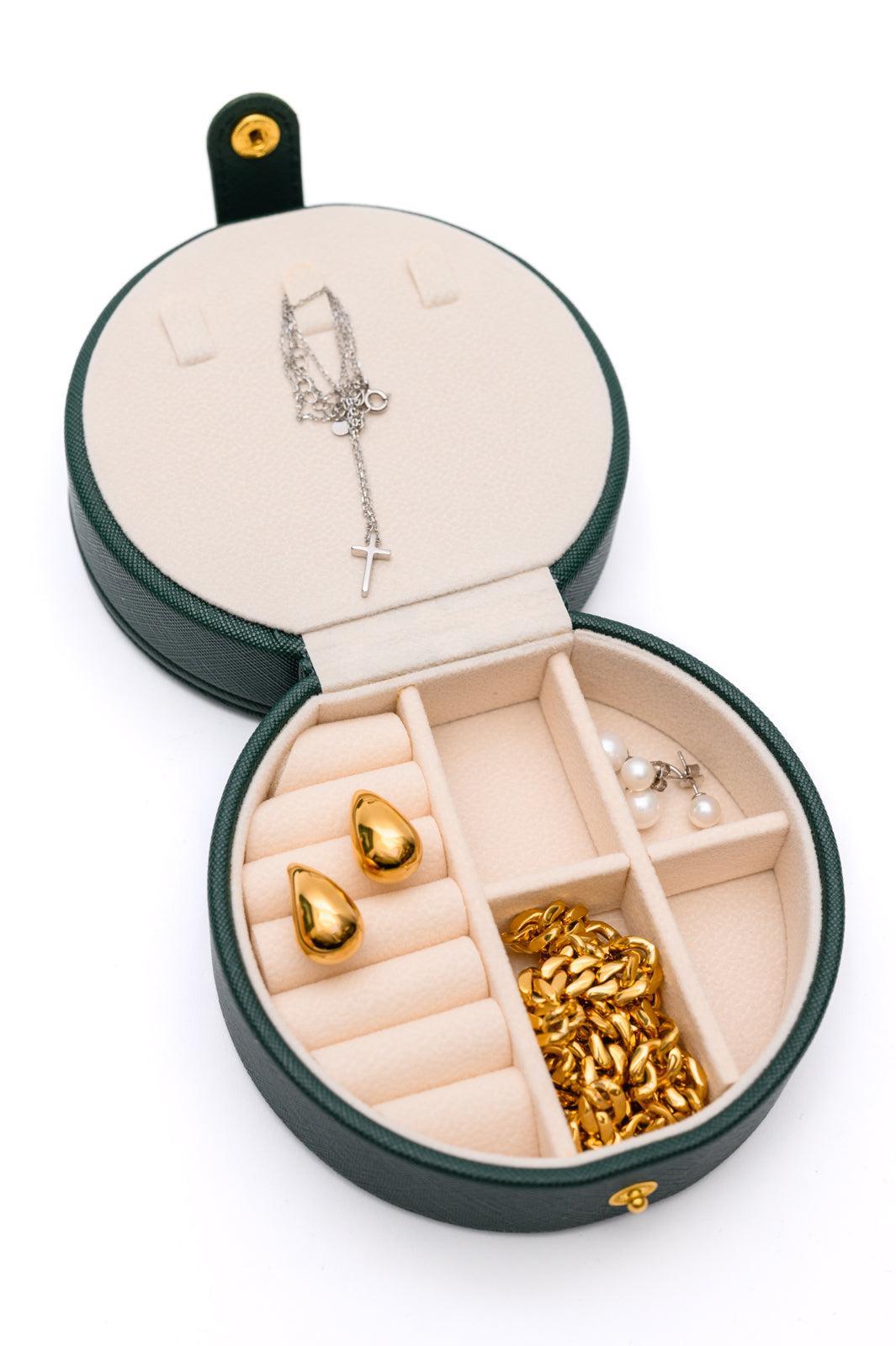 Circular Travel Jewelry Case in Green (Online Exclusive) Product Image