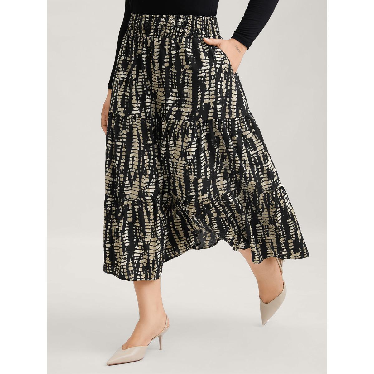 Plus Size Geometric Shirred Ruffle Layered Hem Skirt Women Black Casual Shirred No stretch Slanted pocket Everyday Skirts BloomChic 28/5X Product Image