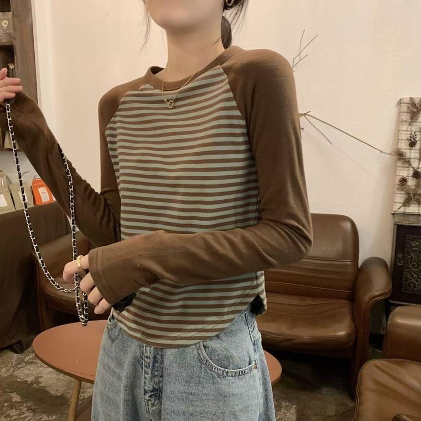 Long-Sleeve Round Neck Striped Raglan Tee Product Image