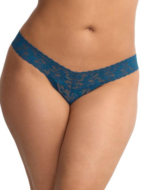 Signature Lace Low-Rise Thong Product Image